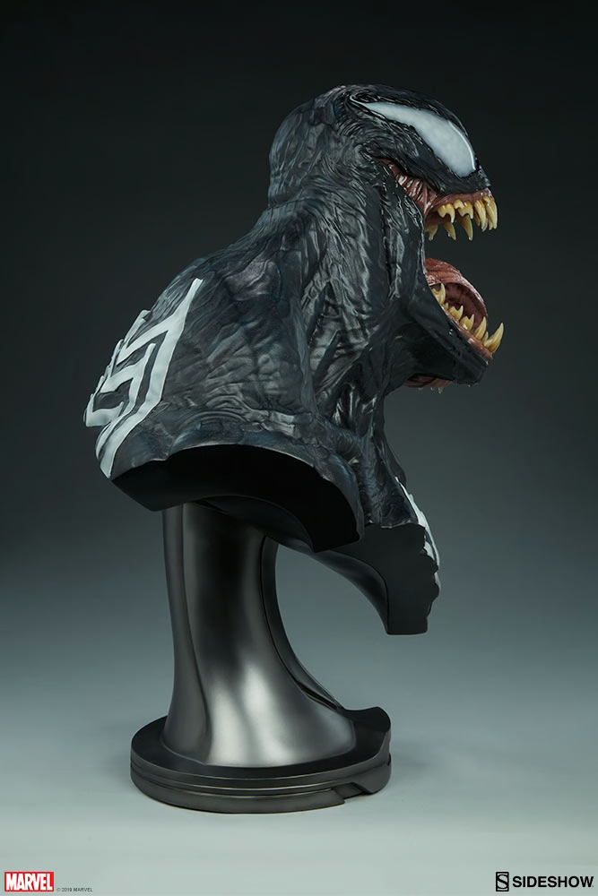 Marvel - Venom Life-Size Bust by Sideshow Collectibles