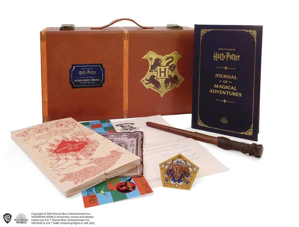 HARRY POTTER HOGWARTS TRUNK COLLECTIBLE SET