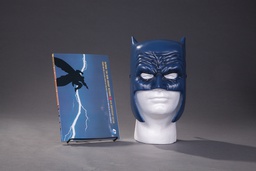 [9781401267742] BATMAN DARK KNIGHT RETURNS BOOK & MASK SET